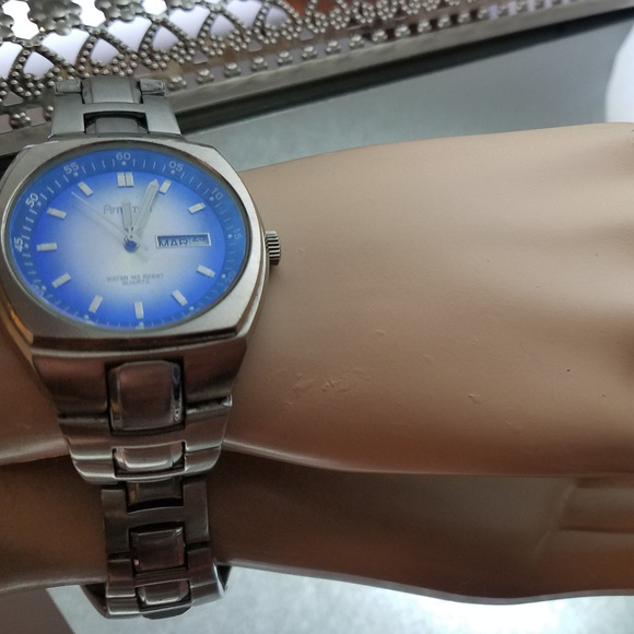 Armitron Unisex Watch Month and Date Working for Men - Picture 8 of 8